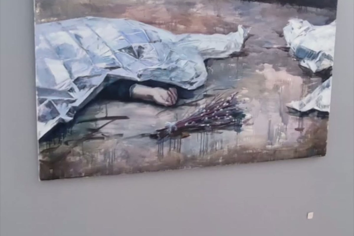 Grande peinture exposée à la Maison de l'Europe de Paris